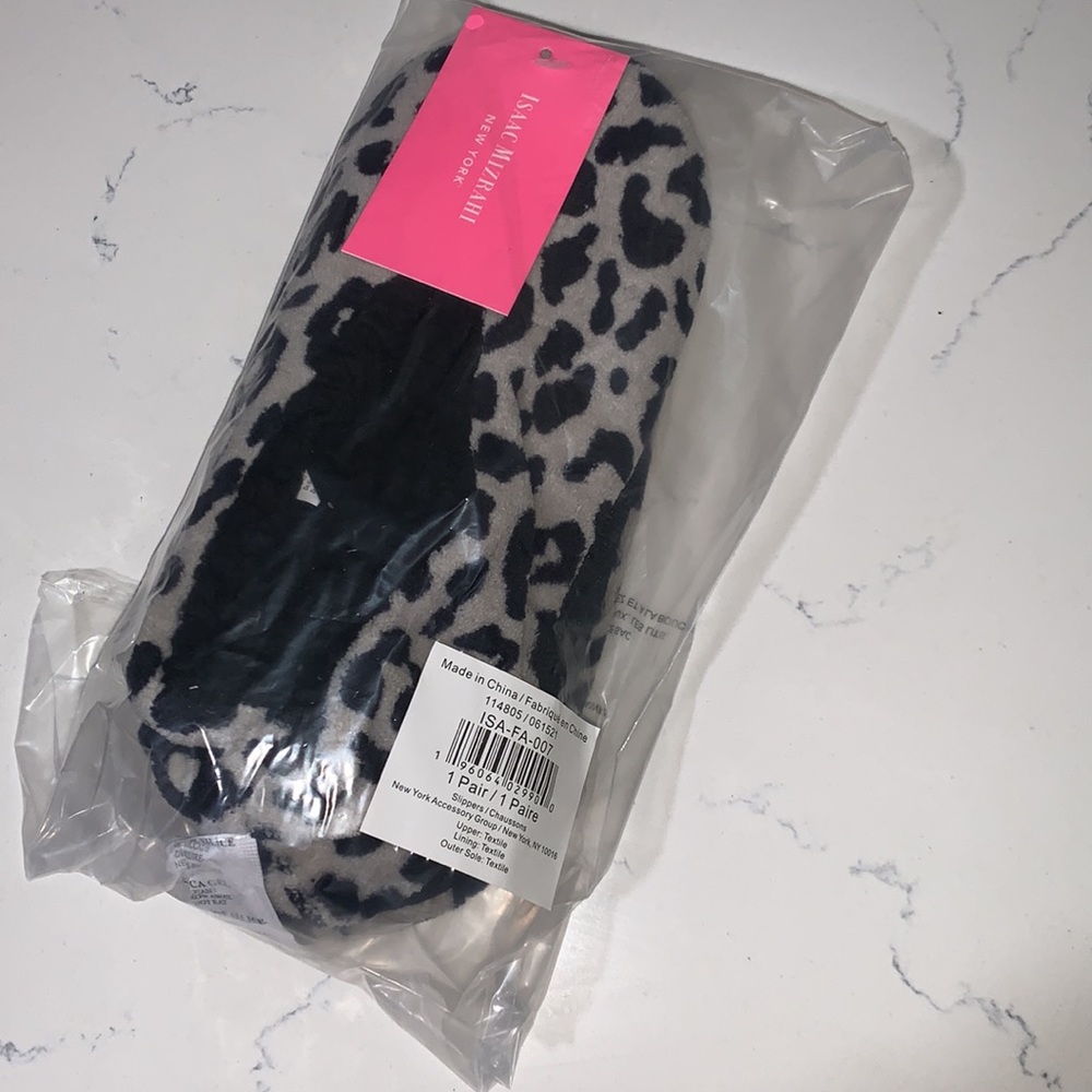 Leopard Slippers - Picture 2 of 3